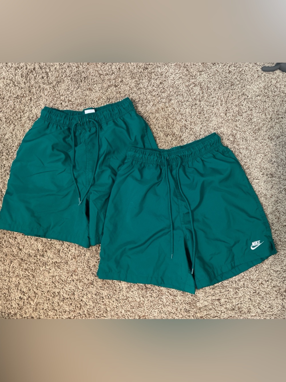 Nike dark green Athletic men’s Shorts size small
